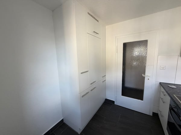 Reserviert: Helle 2.5-Zimmer-Wohnung mit Balkon in Rüti ZH 7