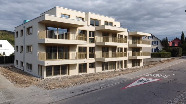 Erstbezug im Eigentumsstandard – 4.5 Zimmer mit 14 m² Balkon 2