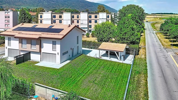 Villa jumelle de 7 pièces avec jardin 2