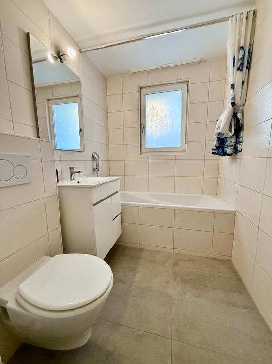 Appartement entièrement rénové 3