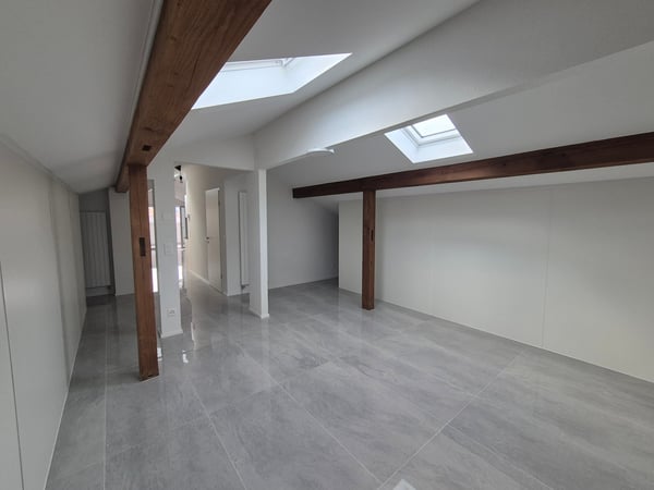 LOFT de 68 m2 + 40 m2 de rangement 3