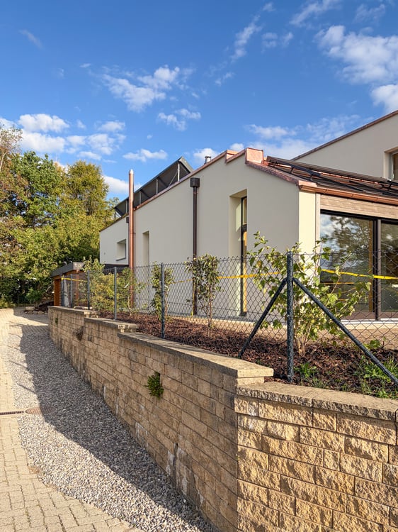 BULLE -- VILLA CONTIGUË RÉNOVÉE DE 6,5 PIÈCES AVEC JARDIN 13