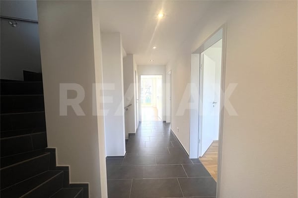 Modernes Reihen-Eckhaus in neuwertigem Zustand 9