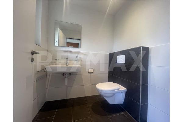 Modernes Reihen-Eckhaus in neuwertigem Zustand 5