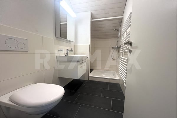 Modernes Reihen-Eckhaus in neuwertigem Zustand 12