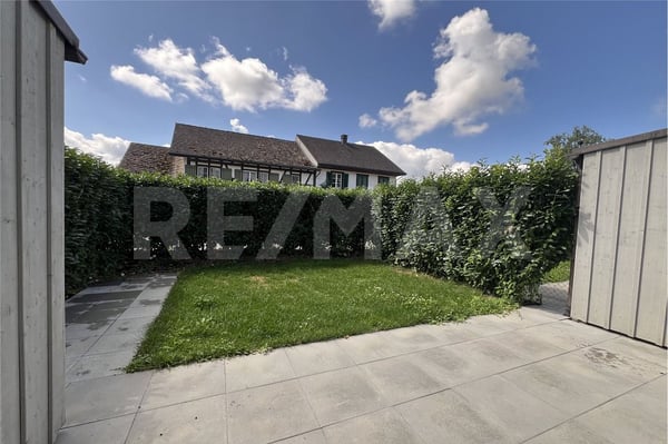 Charmantes neuwertiges Reihenmittelhaus in ländlicher Gegend und trotzdem in Stadt Nähe 1