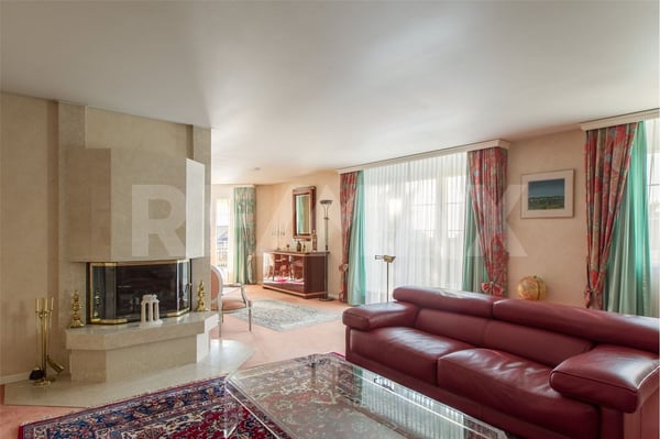 Aufgeweckte Villa mit idyllischem Garten (Bankengeprüft) 2