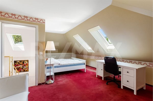 Aufgeweckte Villa mit idyllischem Garten (Bankengeprüft) 9