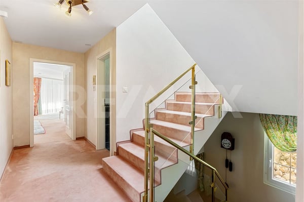 Aufgeweckte Villa mit idyllischem Garten (Bankengeprüft) 11