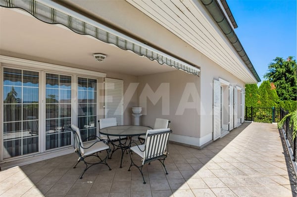 Aufgeweckte Villa mit idyllischem Garten (Bankengeprüft) 12