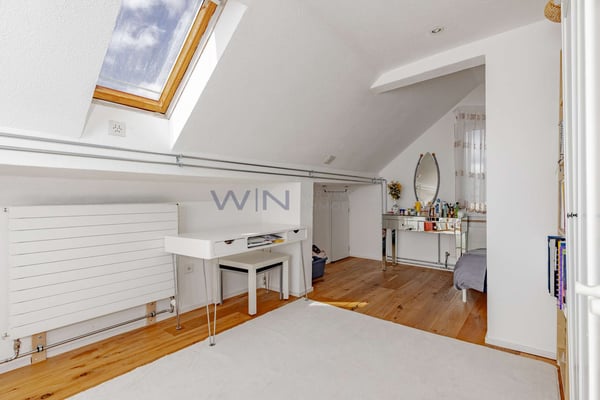 Attraktives Mehrfamilienhaus mit Entwicklungsspielraum in zentraler Lage von Reinach 3