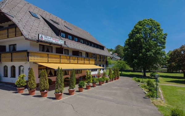 Hotel an idyllischer Lage 13