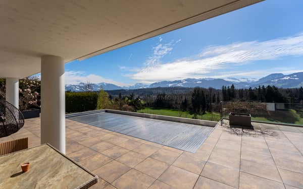 Exklusives Wohnerlebnis mit Pool und Alpenpanorama 4