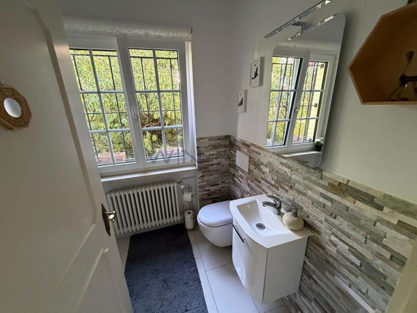 Exklusives Familienhaus mit Pool 12