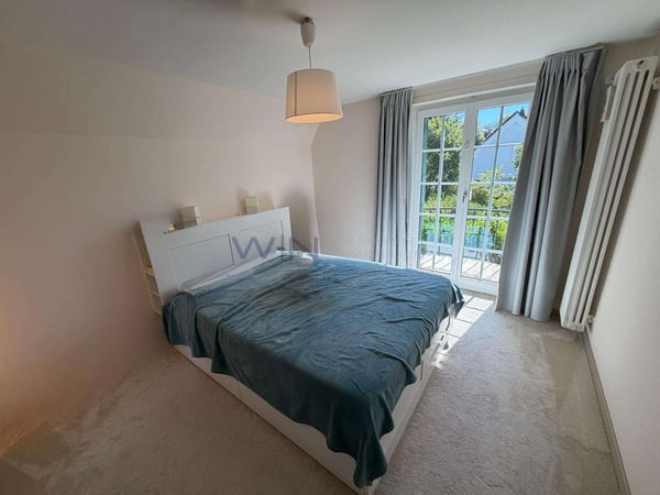 Exklusives Familienhaus mit Pool 8