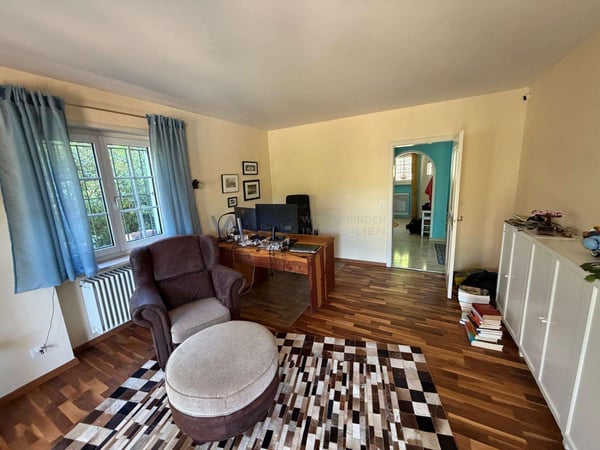Exklusives Familienhaus mit Pool 3