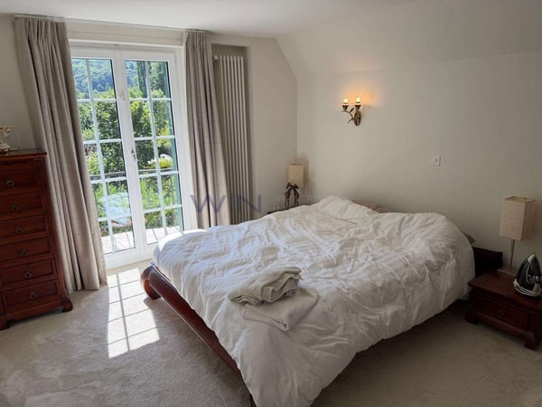 Exklusives Familienhaus mit Pool 11