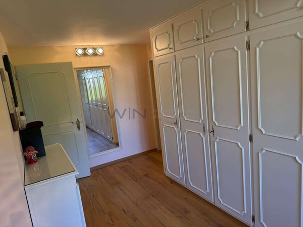 Exklusives Familienhaus mit Pool 7