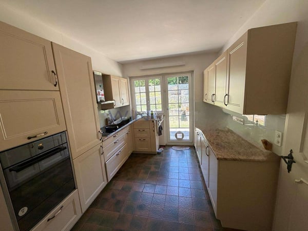 Exklusives Familienhaus mit Pool 4