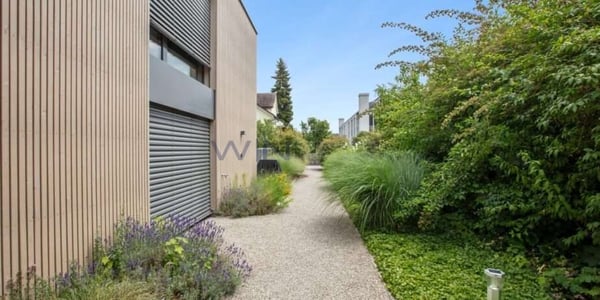 Helles und modernes 3 1/2 Zimmer Haus 3