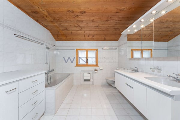 Luxuriöses Chalet im Berg-Design 10