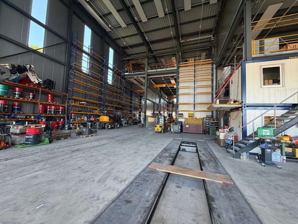 Neubauhalle mit 11.40 m Höhe und Mezzanine 5