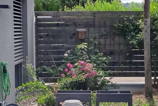 Neuwertige 3.5-Zimmer-Perle mit Garten 12