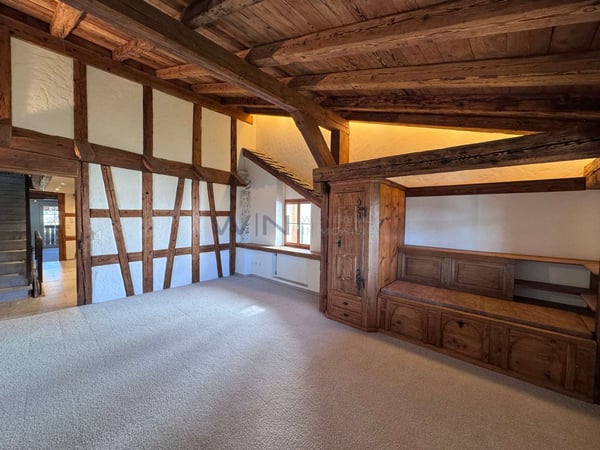 Historischer Glanz am ruhigen See 8