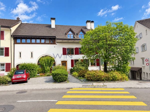 Maisonette-Dachwohnung mit idealem ÖV-Anschluss