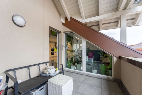 Neuwertige Maisonnete mit Atrium im Reusstal 3