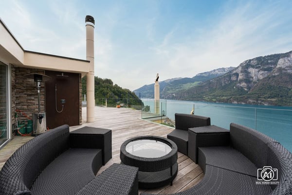 Attika-Terrassenwohnung mit Panorama-Seesicht