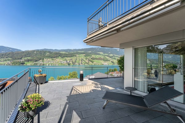 Magie am See ? Exklusives Wohnen mit Bergblick 2