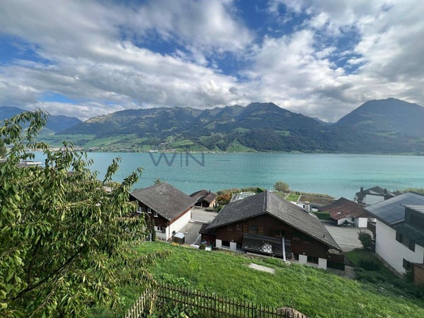 Einzigartiges Holzhaus mit See-Berg-Sicht