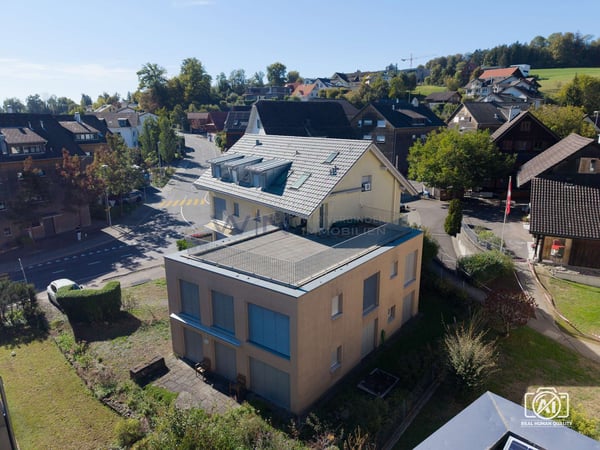 Moderne Perle mit Riesenterrasse und Aussicht