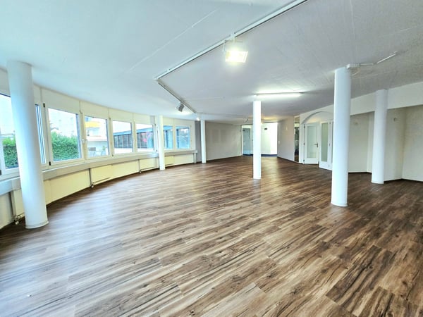 Praktische Bürofläche in Schwerzenbach mit Bahnhofnähe 2