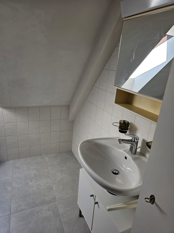 Gemütliches Dachgeschoss-Zimmer in Augst – sofort verfügbar 7