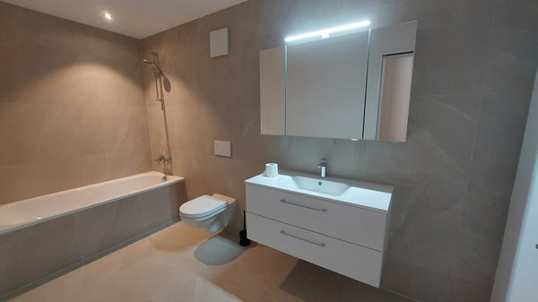 Erstbezug moderne 4.5-Zimmer-Wohnung in Bachs 9
