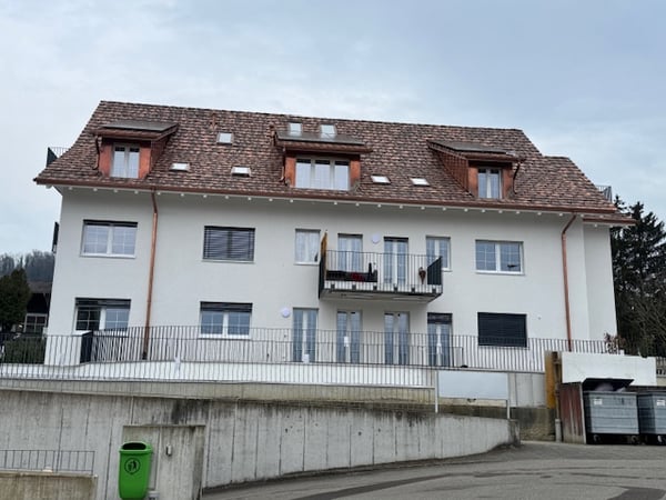 Modernes Wohnen unter dem Dach / 2.5-Zimmer-Wohnung mit Balkon
