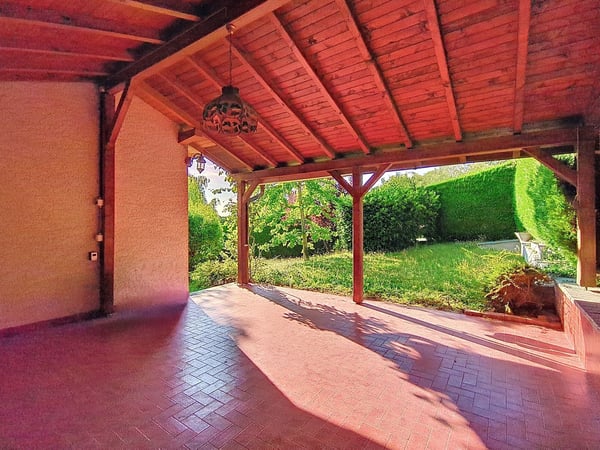 Magnifique maison individuelle de 1.5 pièces avec vue et grand jardin 17