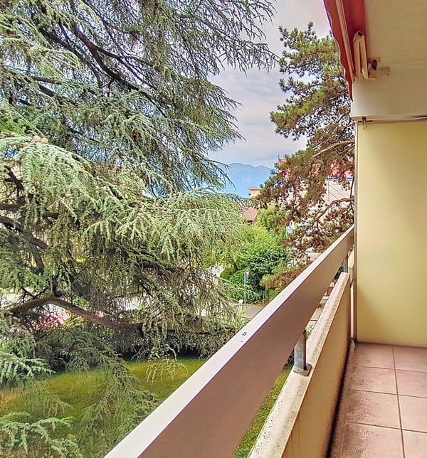 EXCLUSIF ! Charmant studio avec vue dégagée sur la verdure 2