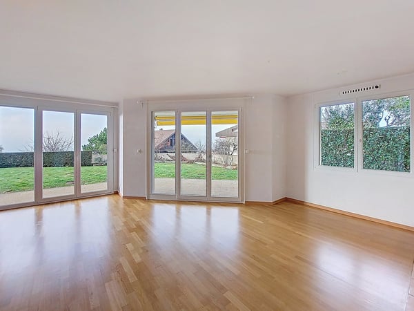 Magnifique appartement de 1.5 pièces avec terrasse et jardin, vue dégaée sur le lac 4