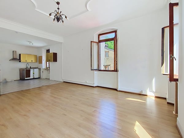 Charmant appartement de 6.5 pièces avec balcon au coeur de St-Maurice 3