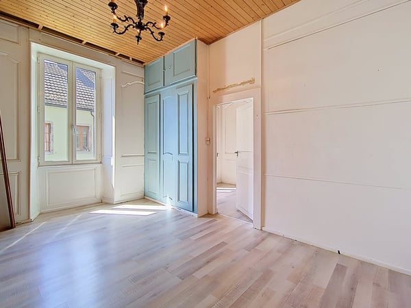 Charmant appartement de 6.5 pièces avec balcon au coeur de St-Maurice 5