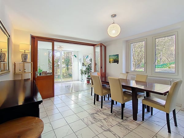 EXCLUSIF ! Villa de 12.5P rénovée avec vue sur le lac et proche du châteu de Blonay 7