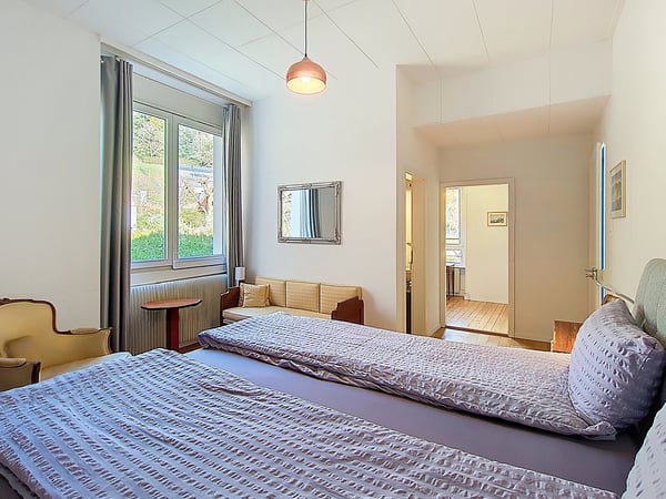 EXCLUSIF ! Villa de 12.5P rénovée avec vue sur le lac et proche du châteu de Blonay 17