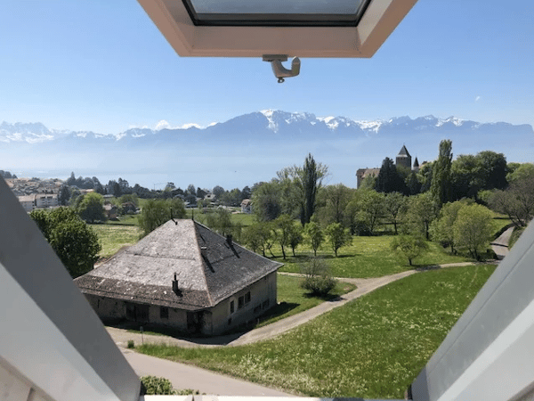 EXCLUSIF ! Villa de 12.5P rénovée avec vue sur le lac et proche du châteu de Blonay 20
