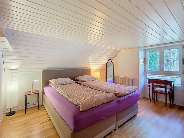 EXCLUSIF ! Villa de 12.5P rénovée avec vue sur le lac et proche du châteu de Blonay 16