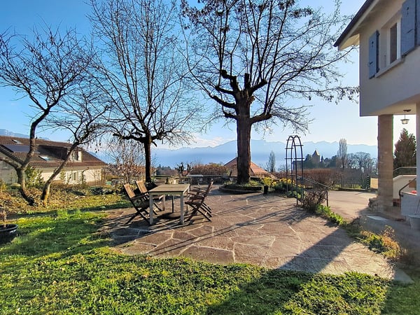EXCLUSIF ! Villa de 12.5P rénovée avec vue sur le lac et proche du châteu de Blonay 22