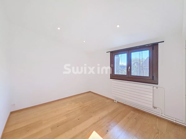 Charmante maison familiale avec piscine Chavannes des Bois 8