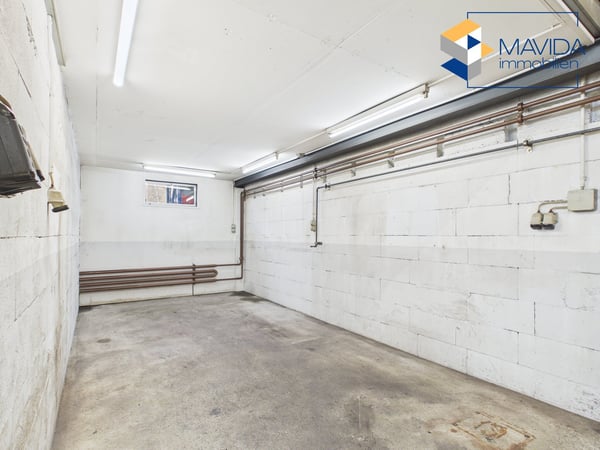Zwei verbundene Gewerbehallen mit Krananlage und SB-Waschplatz 9
